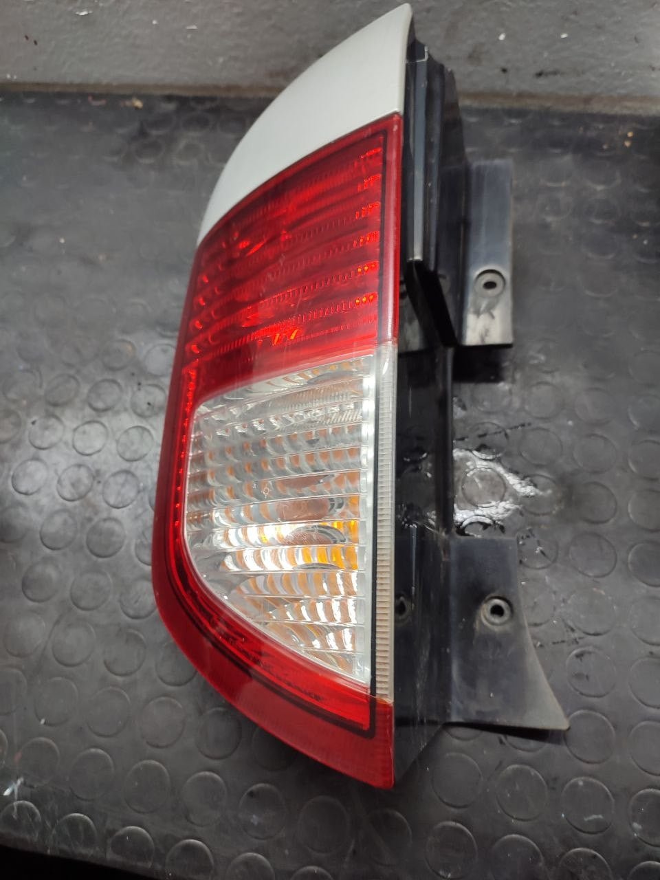 Stop posteriore sinistra Ssangyong Kyron 2.0 xdi awd ( 2006 )