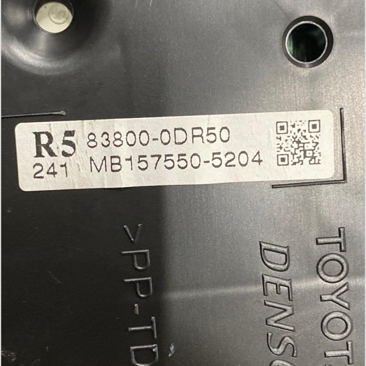 Tachimetro / contachilometri Toyota Yaris III 1.3 Benzina (2011-2019) Cod: MB157550-5204