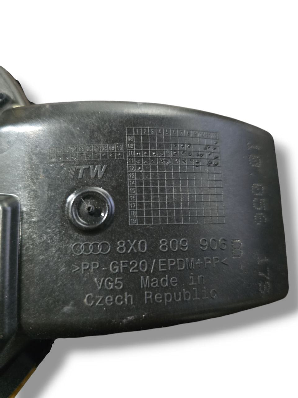 Tappo / Sportello Serbatoio Audi A1 8X (2010-2014) Cod : 8X0809906 Nero