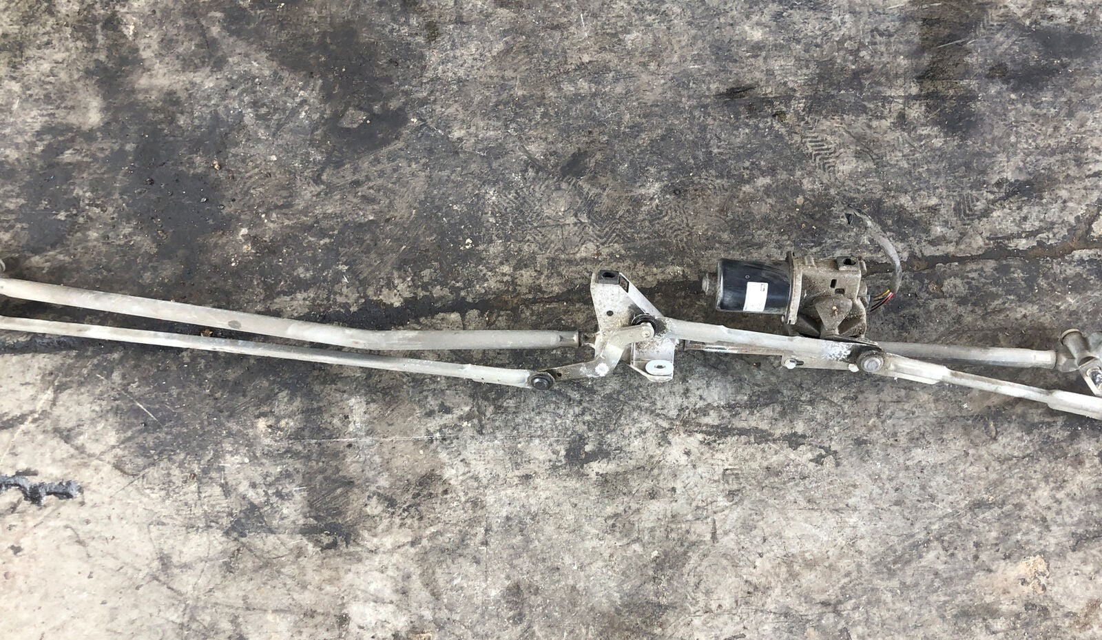 TERGICRISTALLO Motorino con sostegno anteriore PEUGEOT 307 CC 404638