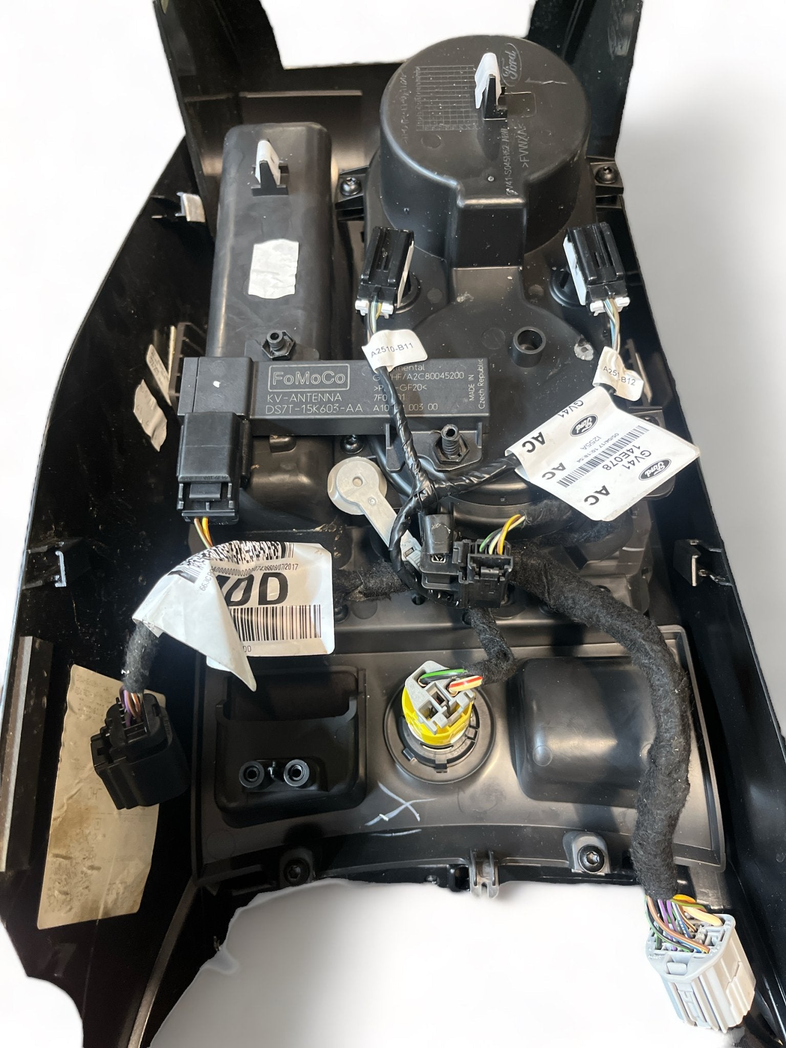 Tunnel Console Centrale Ford Kuga ( 2017 ) cod : GV41-S045H62-ABW