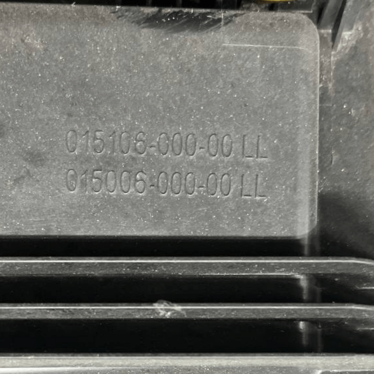 Vano / Cassetto Portaoggetti Audi A1 8X (2010 al 2018) cod: 015106-000-00