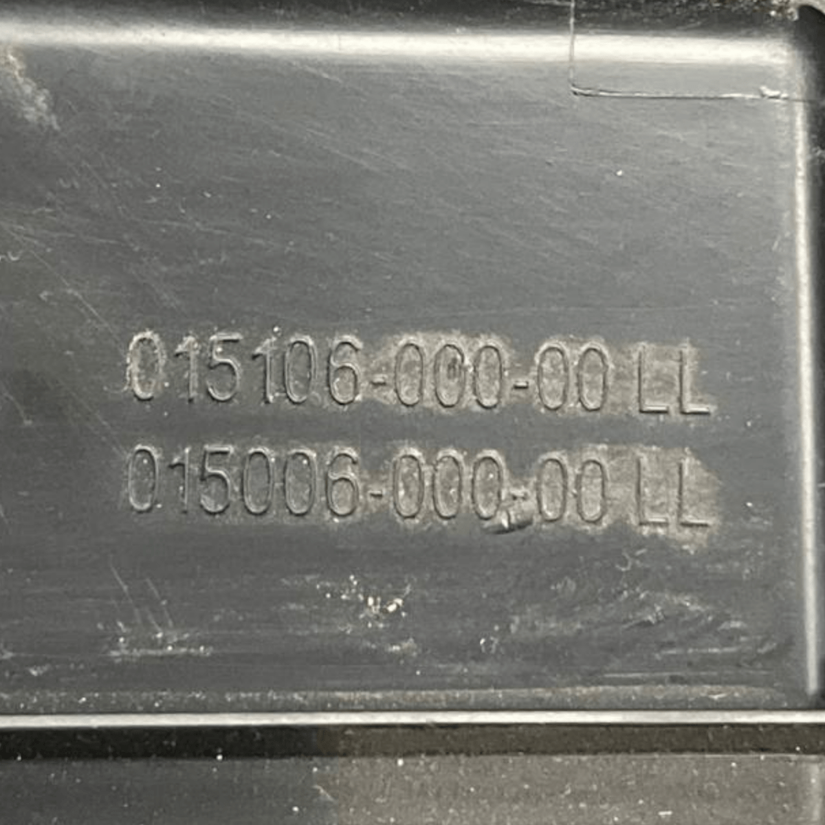 Vano / Cassetto Portaoggetti Audi A1 8X (2010 al 2018) cod: 015106-000
