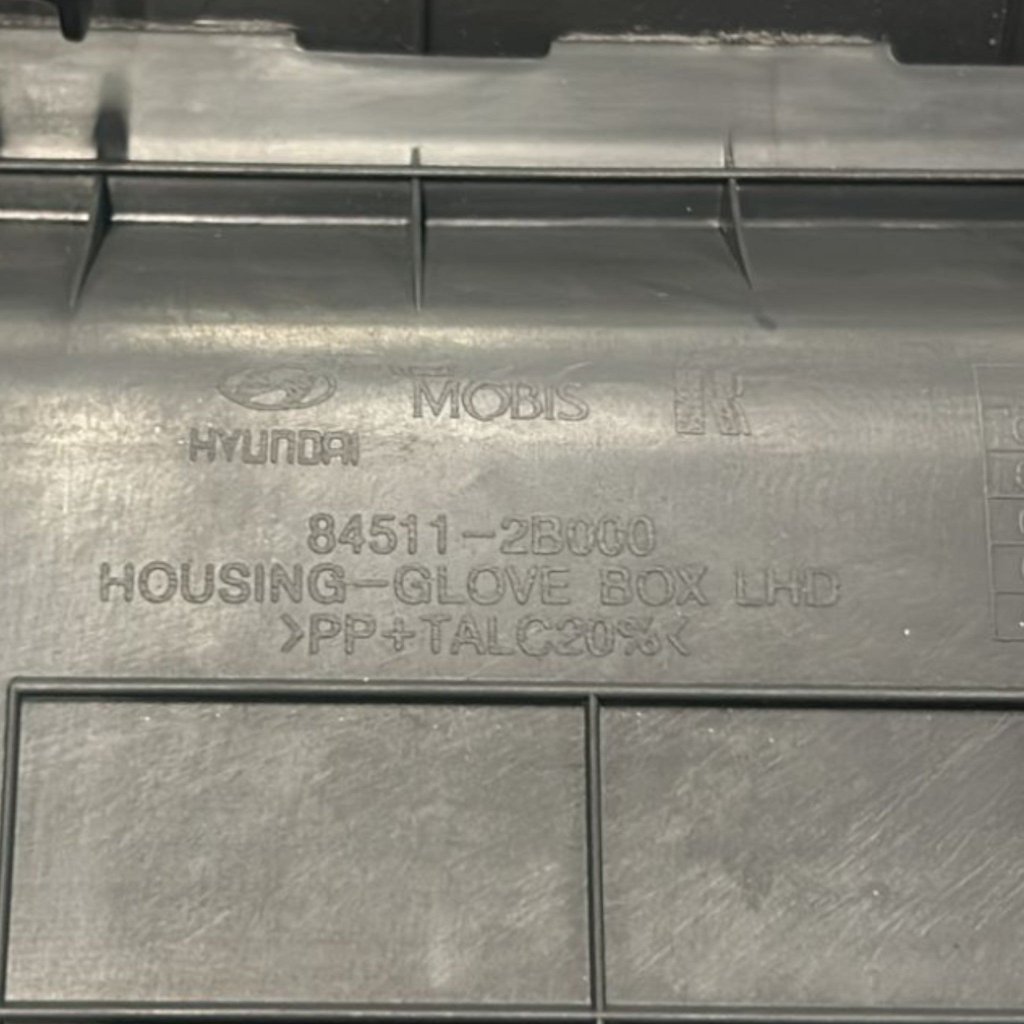 Vano Porta Oggetti Hyundai Santa FE (2006 > 2012) cod.84511-2B000