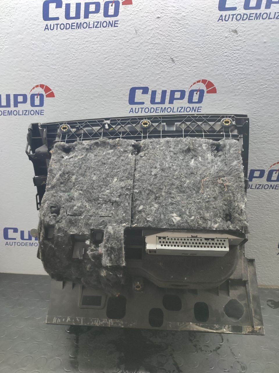 Vano Portaoggetti Cruscotto Lato Destro Completo Sistema Audio CD Changer AUDI A6 / A7 / 4g (2012)  Cod:Z02450-002 / 4H0035108E