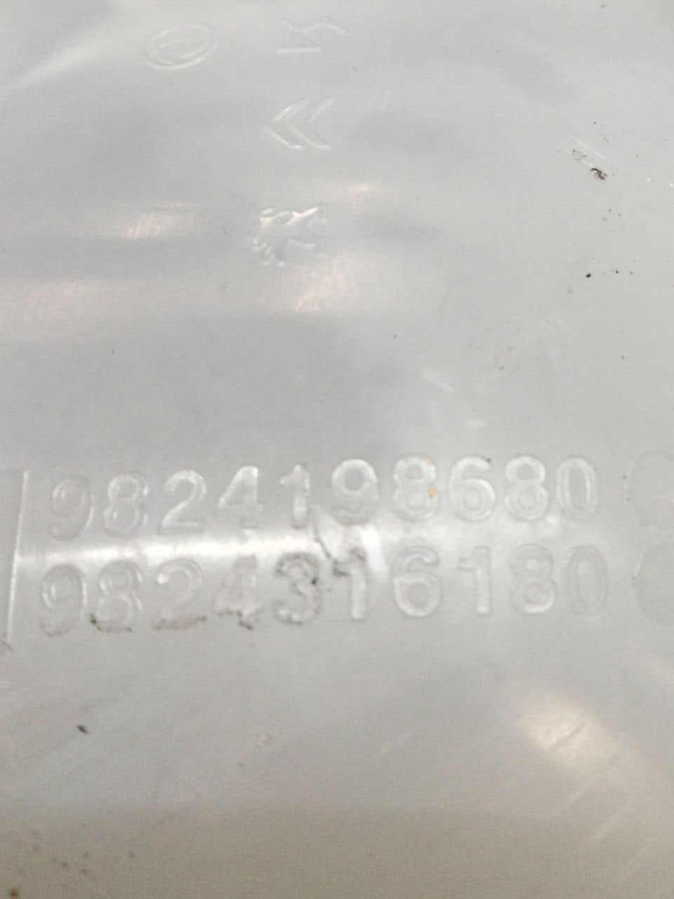 Vaschetta Liquido Radiatore Peugeot 208 (2019>) cod.9824198680