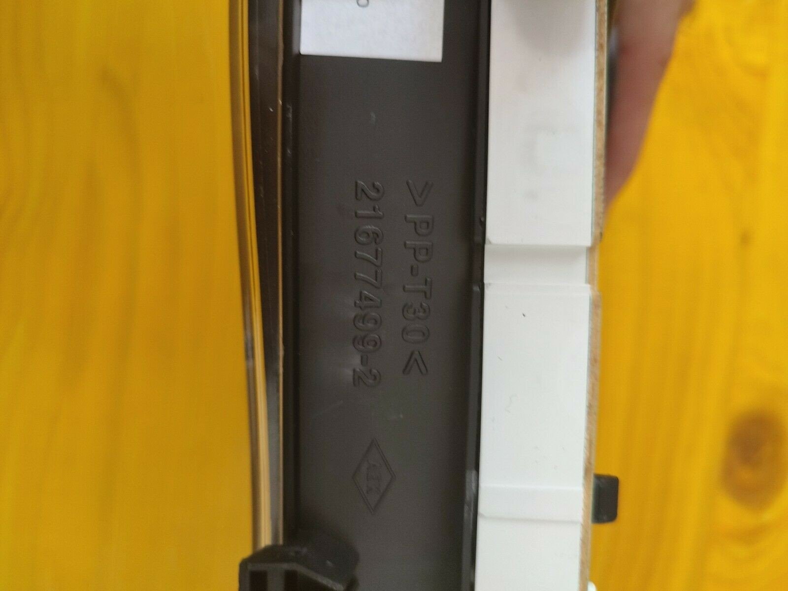 VEGLIA QUADRO STRUMENTI CONTACHILOMETRI DACIA LOGAN 1.6 Benz.  21677499-2